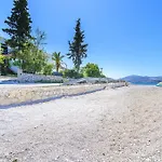 House Marija بيت للعطل *
