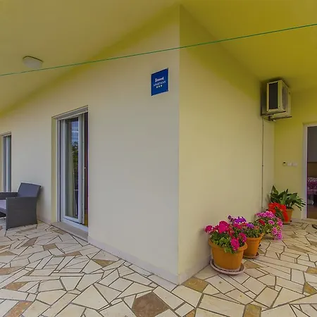 House Marija Nyaraló