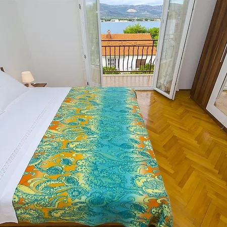 House Marija Nyaraló *