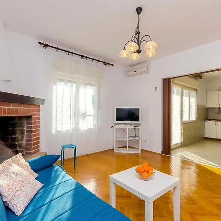 House Marija Nyaraló